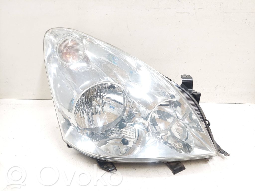 Toyota Corolla Verso E121 Headlight/headlamp 