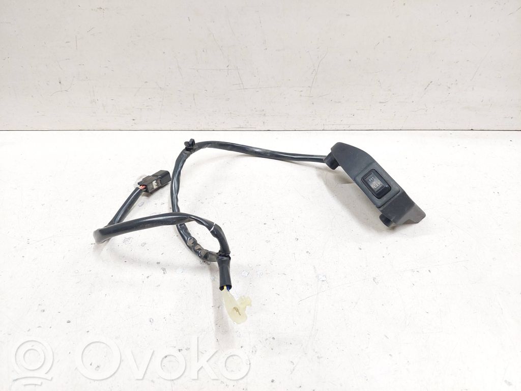 Citroen C-Crosser Przełączniki podgrzewania foteli 
