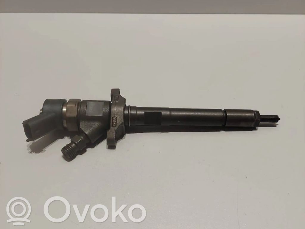 Volvo V70 Fuel injector 