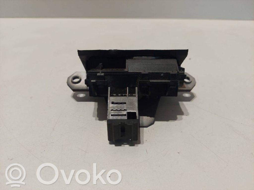 Volvo V50 Zamek klapy tylnej / bagażnika 