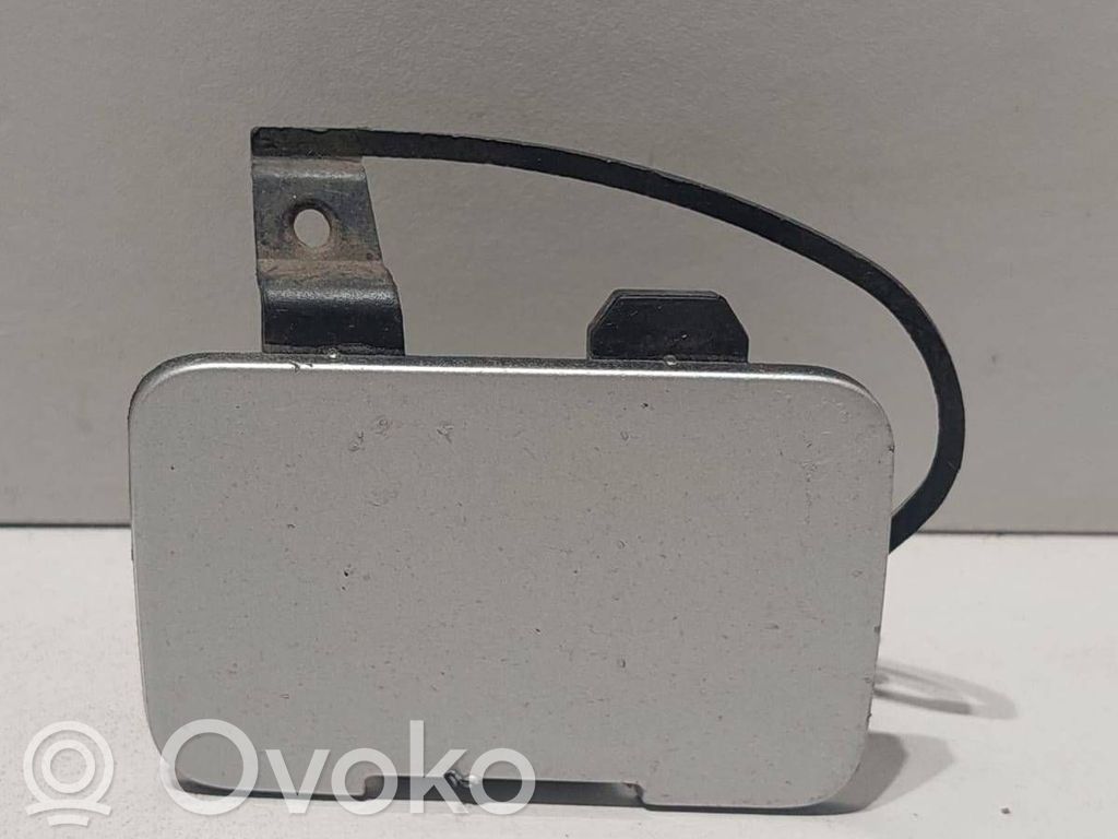 Volvo V70 Priekinis tempimo kilpos dangtelis 