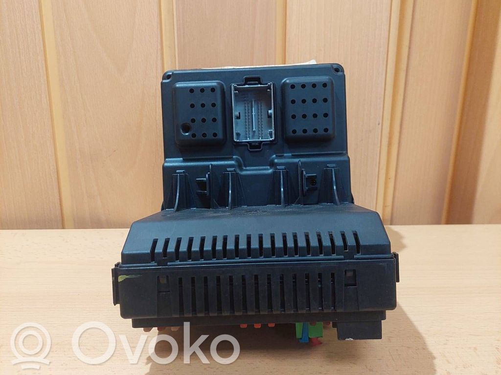 Volvo XC70 Fuse module 