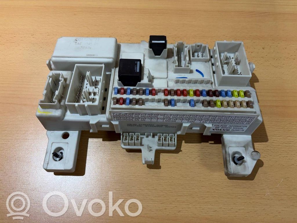 Volvo V50 Fuse module 