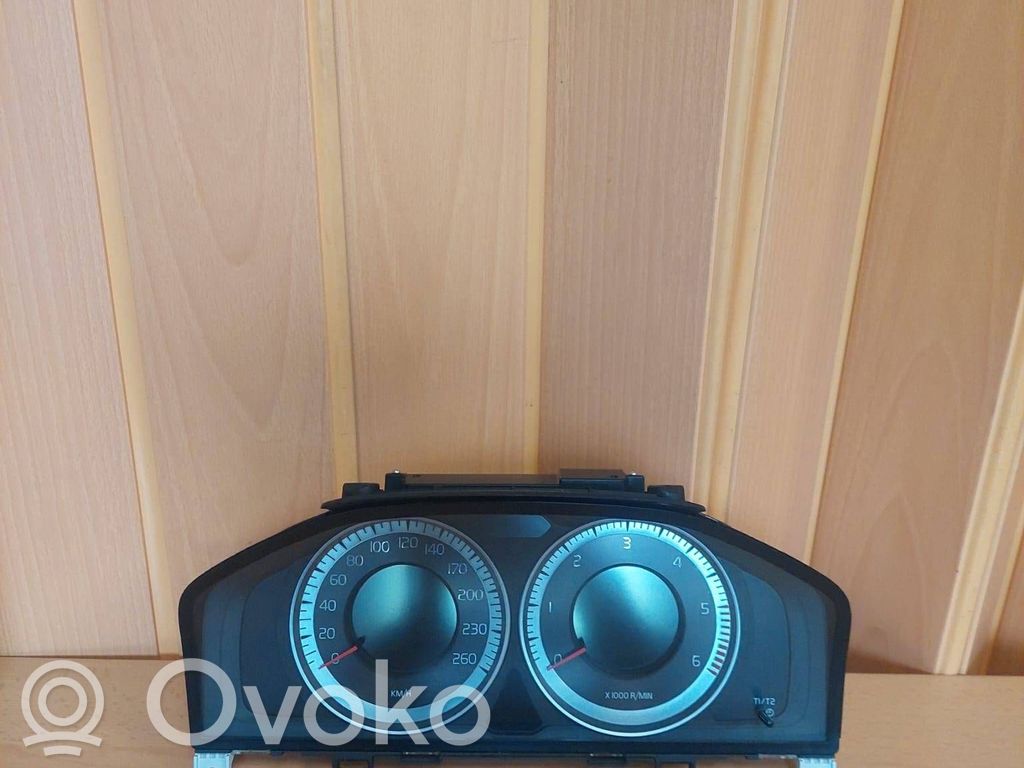 Volvo V60 Speedometer (instrument cluster) 