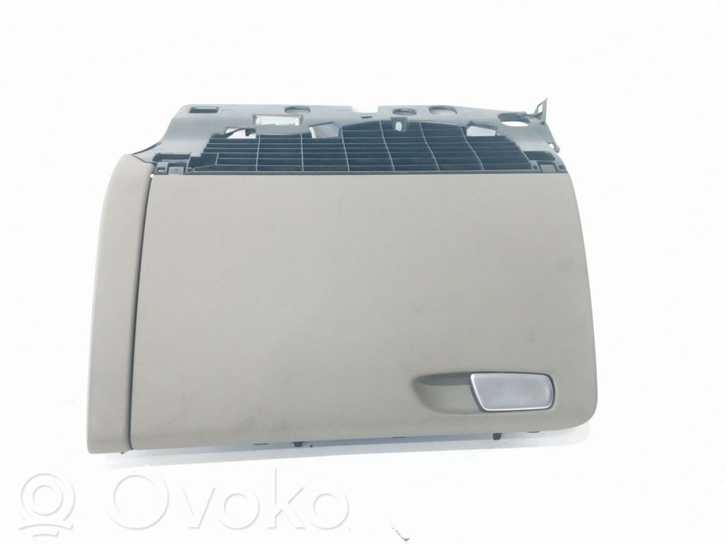 Guantera   8K1857035A