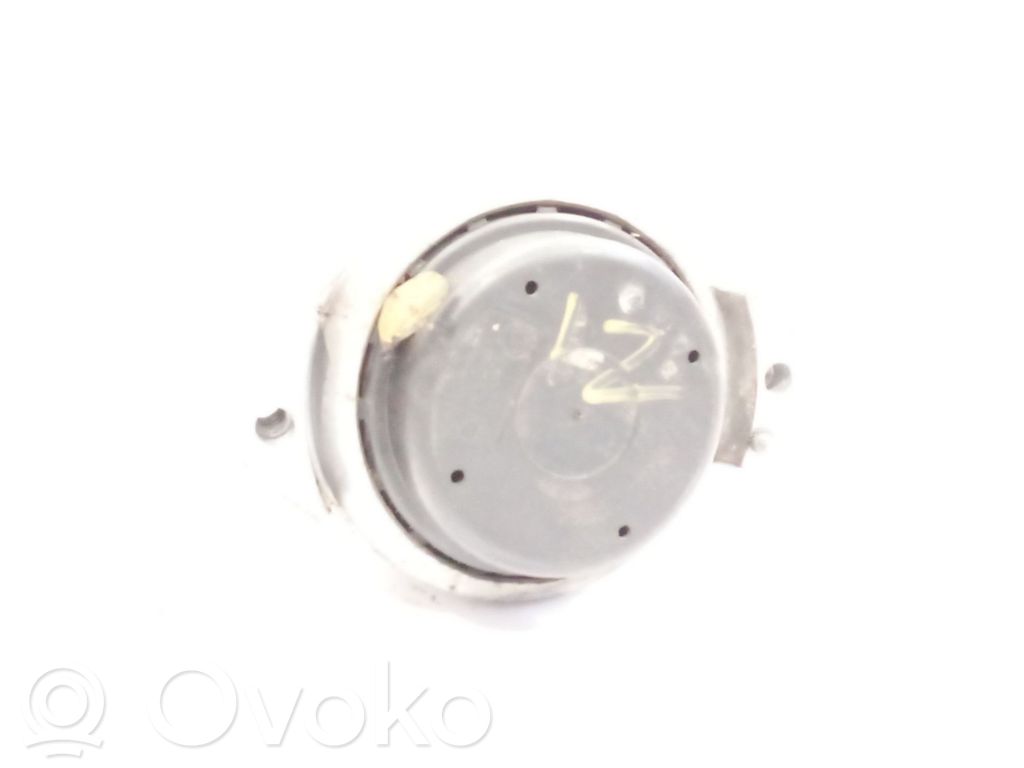 Engine mount bracket