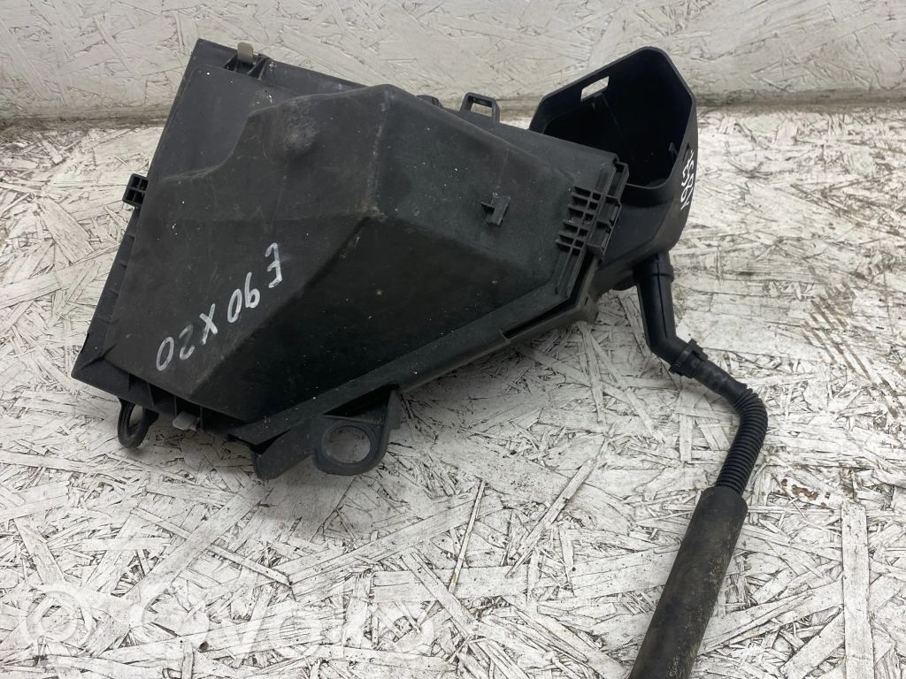 Air filter box   13717797467