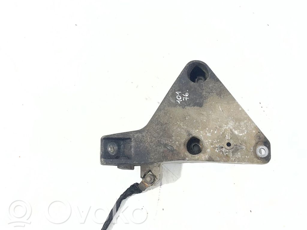 BMW 3 E90 E91 Engine mounting bracket 