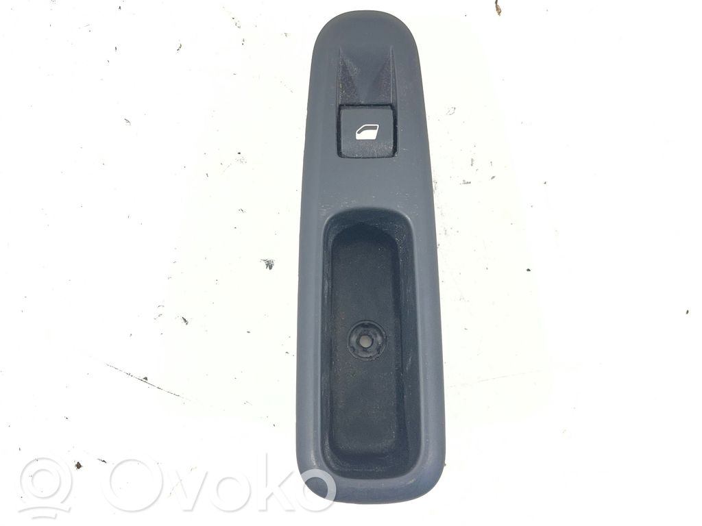 Peugeot 3008 I Przyciski szyb 