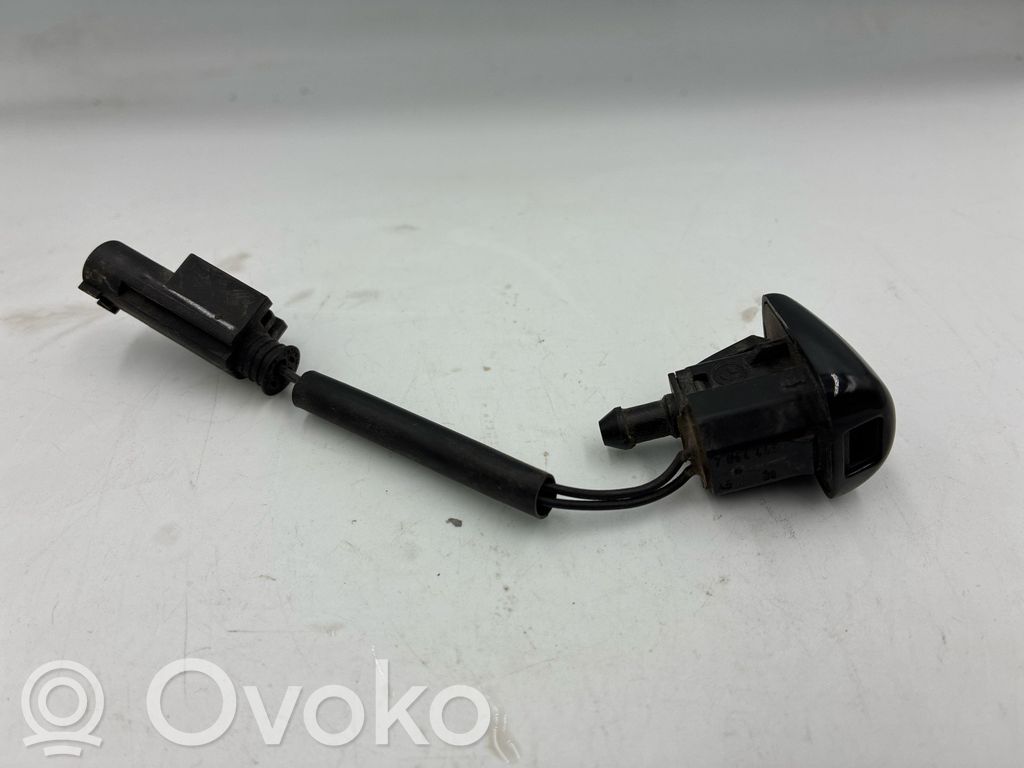 BMW 6 E63 E64 Windshield washer spray nozzle 