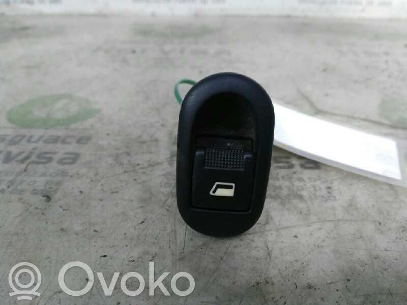 Electric window control switch   96605364XT