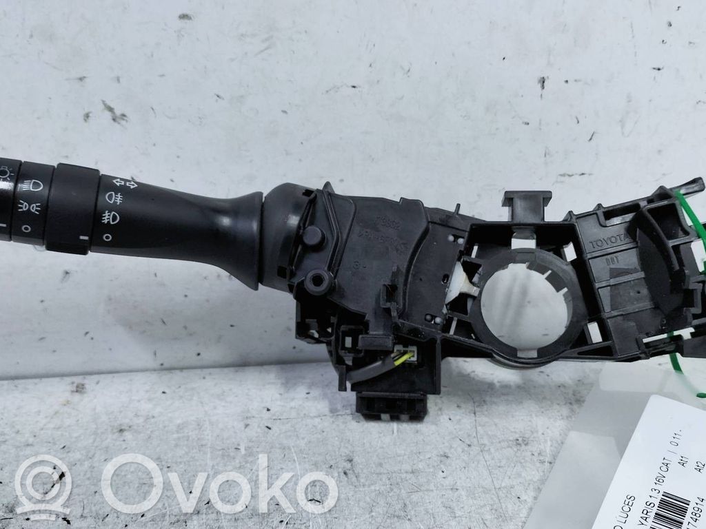 Toyota Yaris Panel lighting control switch 