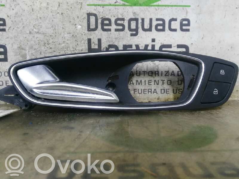 Audi A1 Front door interior handle 