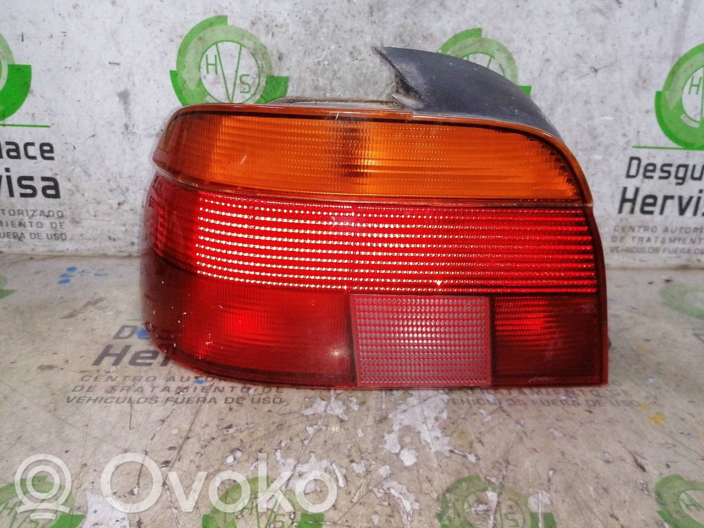 Rear/tail lights   AMBAR