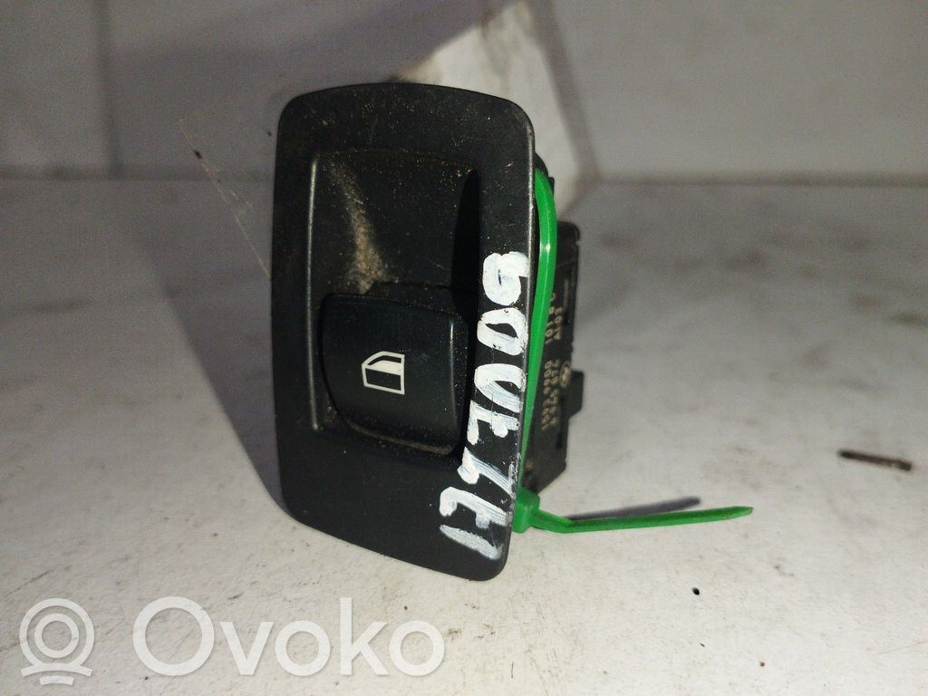Interrupteur commade lève-vitre   159399001018C,6945874
