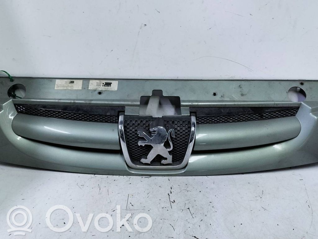 Peugeot Partner Etusäleikkö 