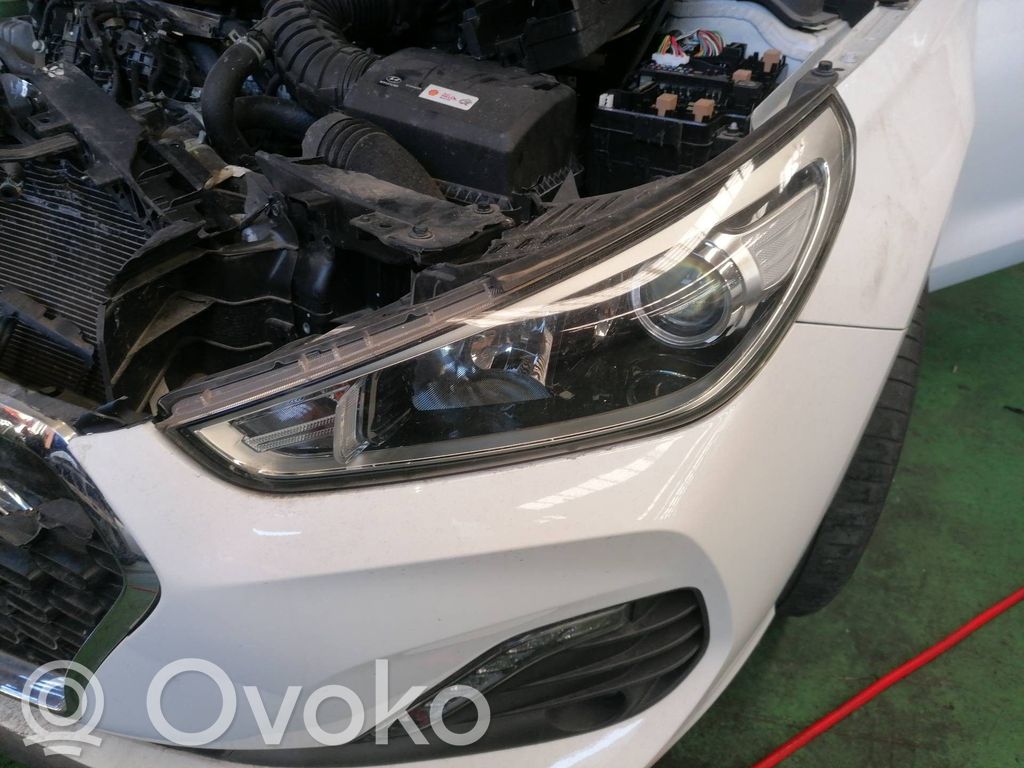 Hyundai i30 Scheinwerfer 