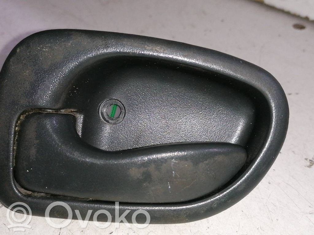 Hyundai Accent Klamka wewnętrzna drzwi przednich 