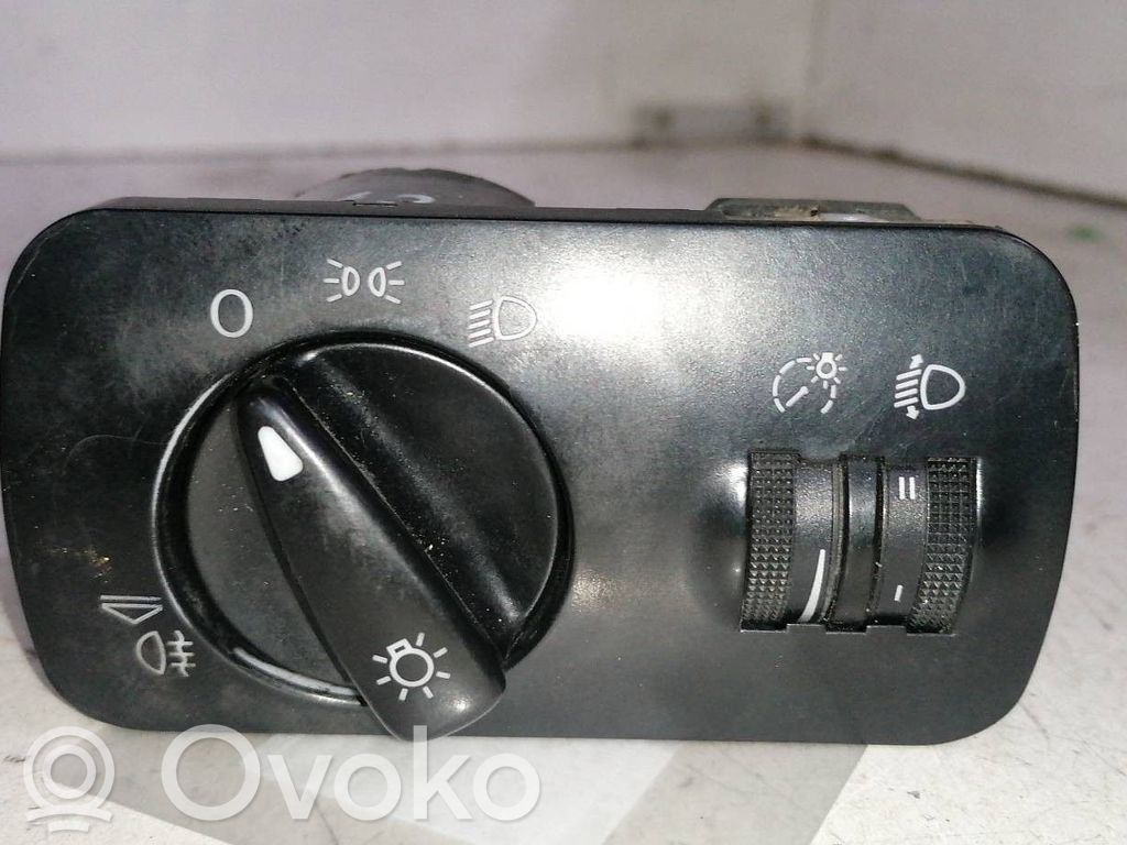 Seat Ibiza II (6k) Przycisk / Pokrętło regulacji oświetlenia deski rozdzielczej 