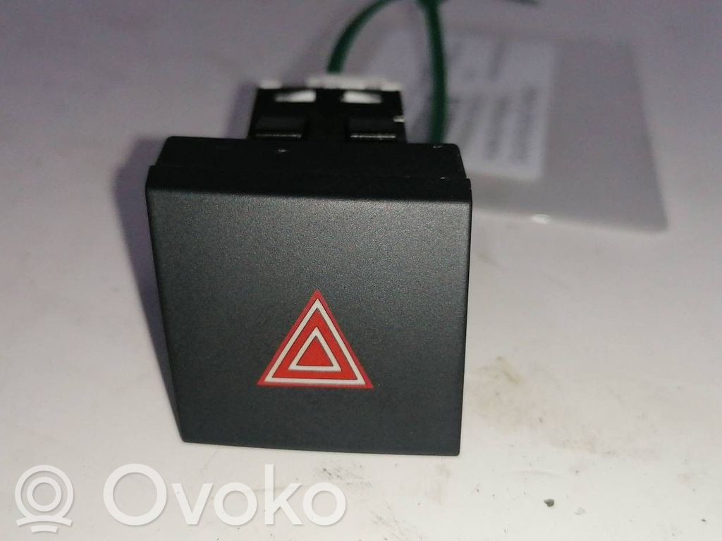 Botón interruptor de luz de peligro   96662380ZE04,03385610101