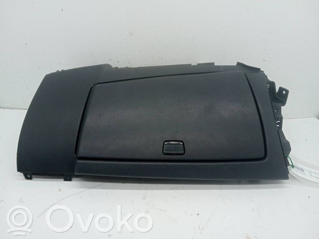 Hansikaslokero   712455416