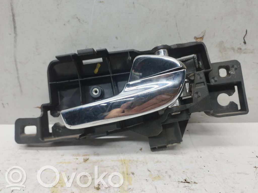Manecilla interna puerta delantera   6M21U22600