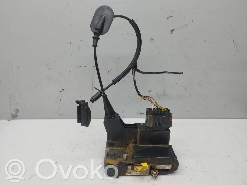 Ford Fusion Zamek drzwi przednich 