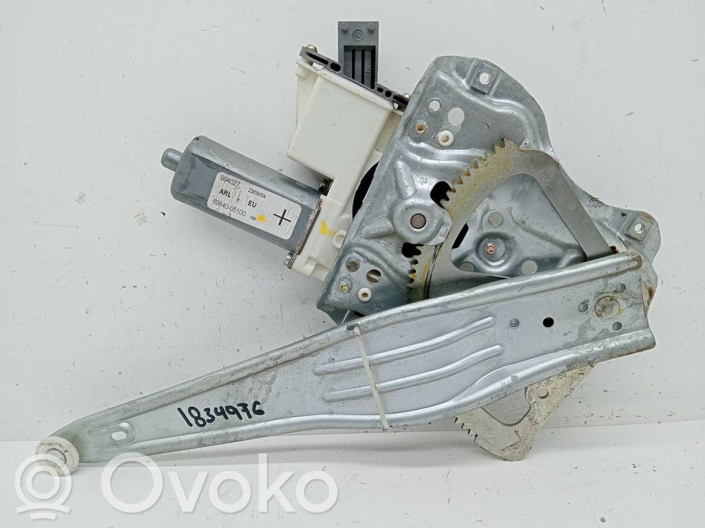 Toyota Avensis T250 Meccanismo di sollevamento del finestrino posteriore senza motorino
