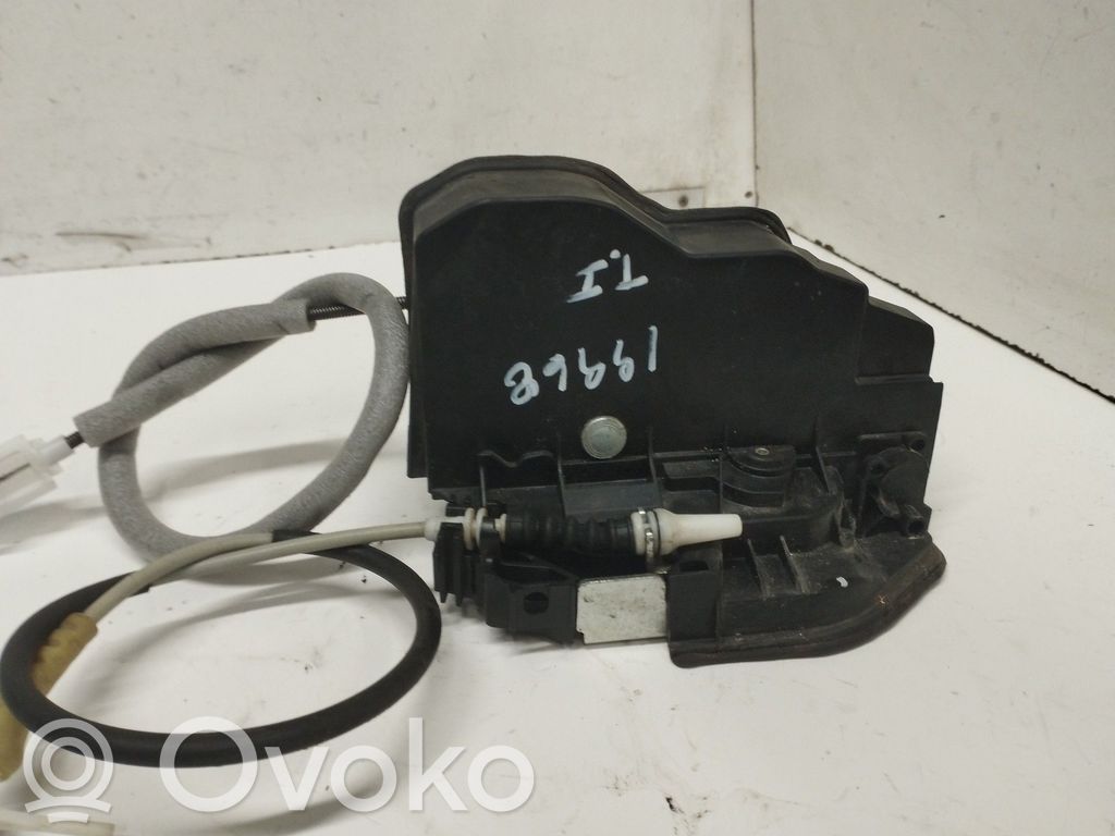 Rear door lock   7229459