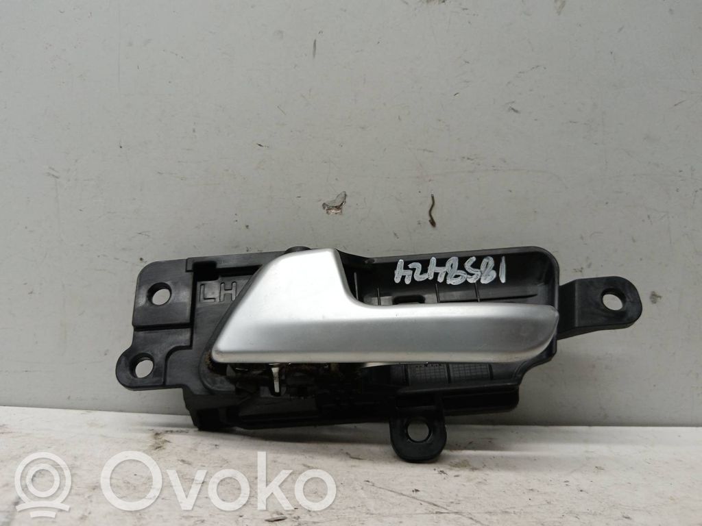 Manecilla interna puerta trasera   82613F1000