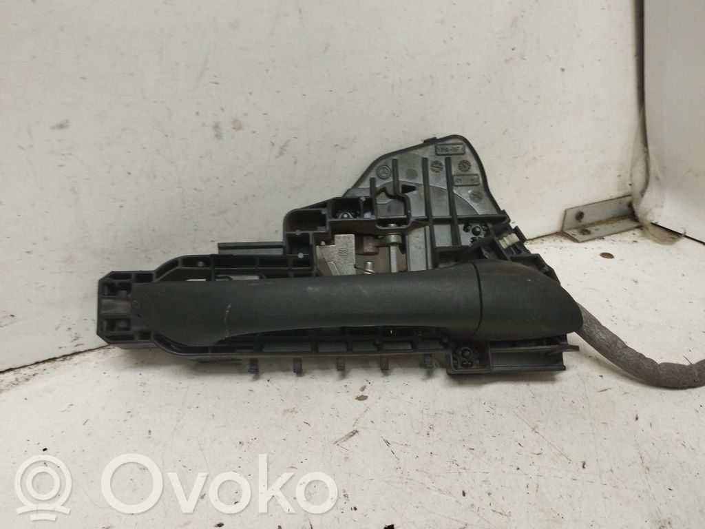 Manecilla externa puerta trasera   A1687600434