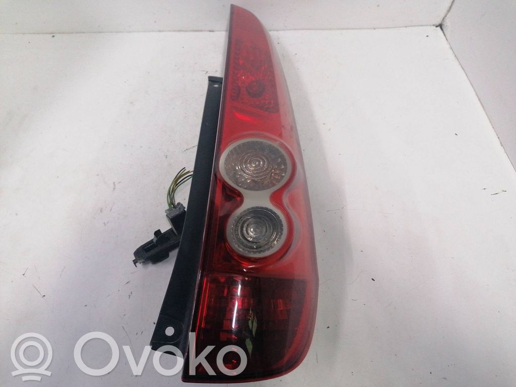 Ford Fiesta Lampă spate în caroserie 
