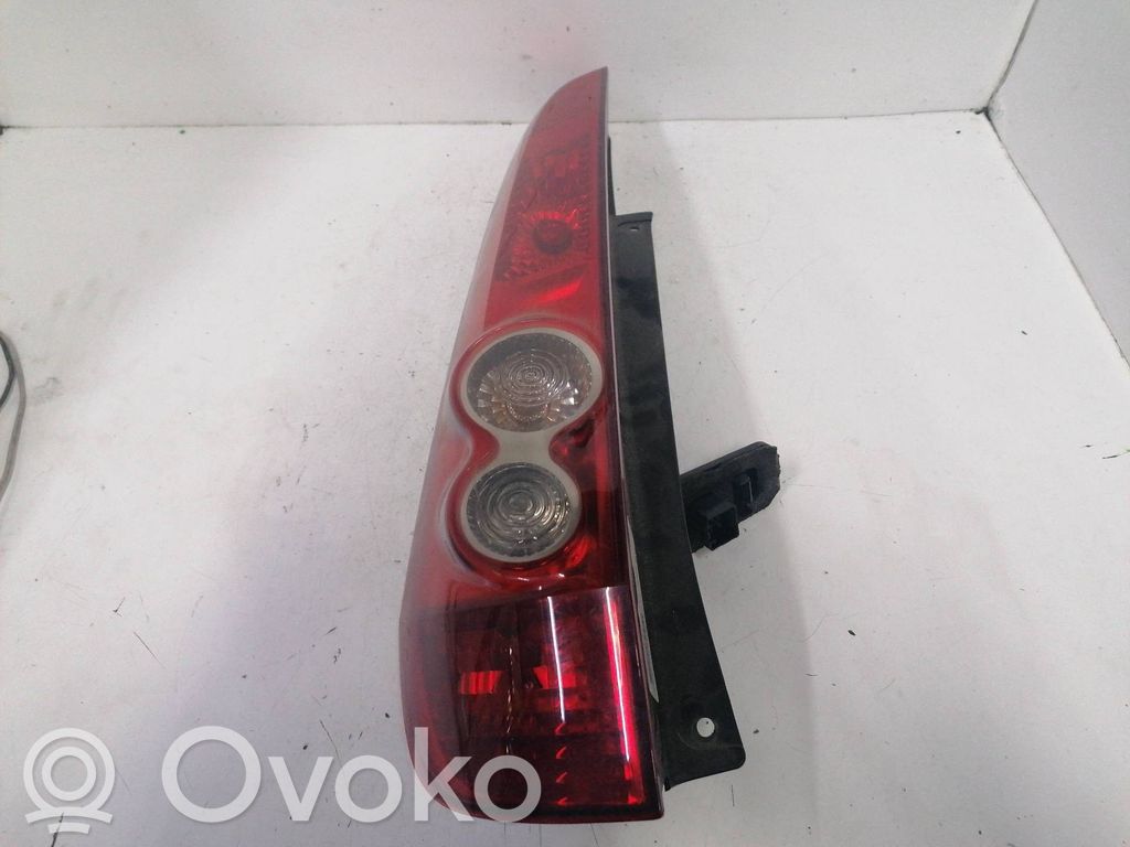 Ford Fiesta Lampă spate în caroserie 