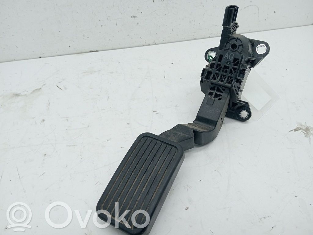Honda CR-V Kaasupoljin 