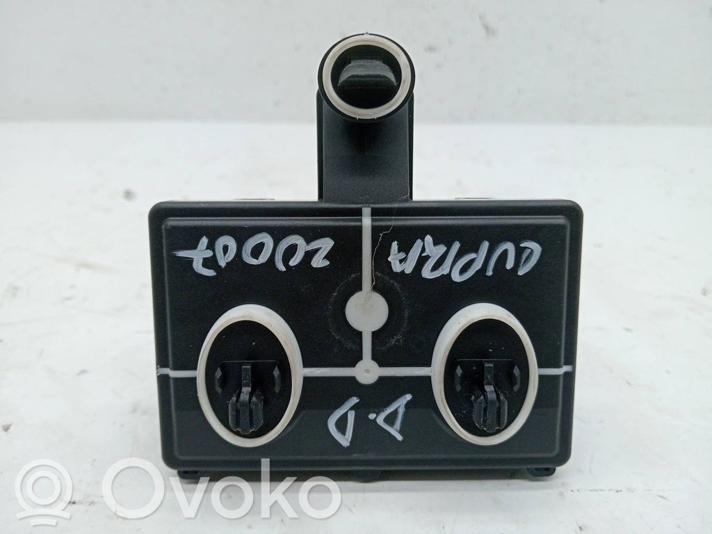 Muut ohjainlaitteet/moduulit   5Q4959592P