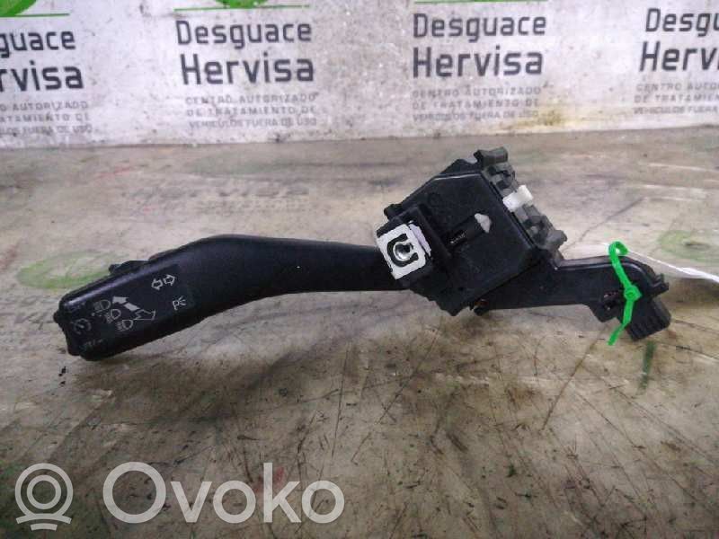 Seat Leon (1P) Manetă semnalizator 
