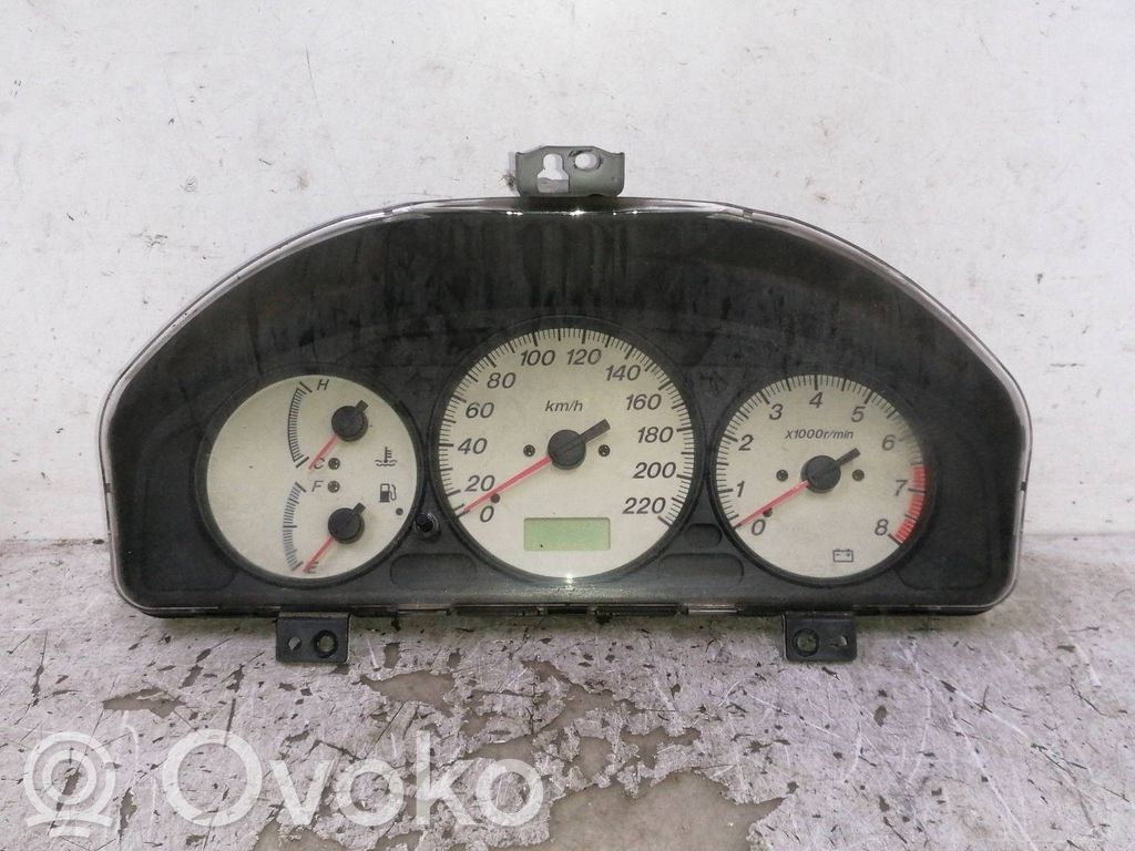 Mazda 323 Spidometrs (instrumentu panelī) 