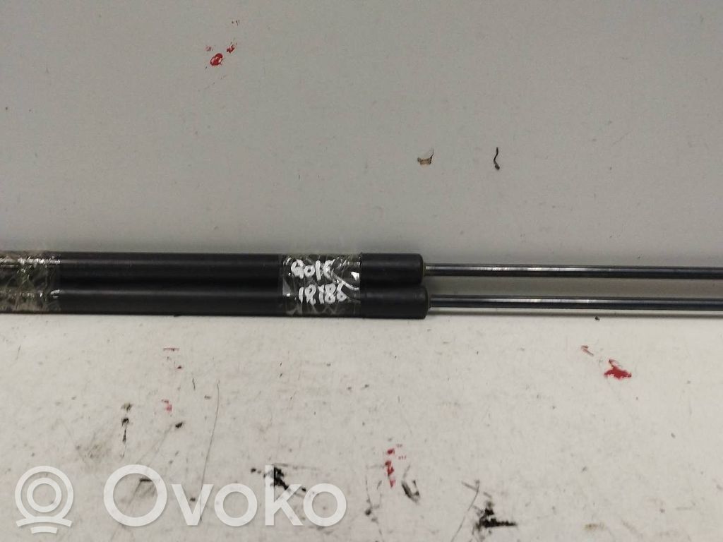 Volkswagen Golf SportWagen Odbój klapy tylnej bagażnika 