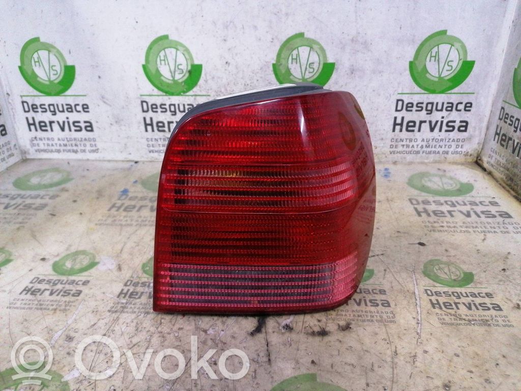 Volkswagen Polo III 6N 6N2 6NF Lampă spate în caroserie 