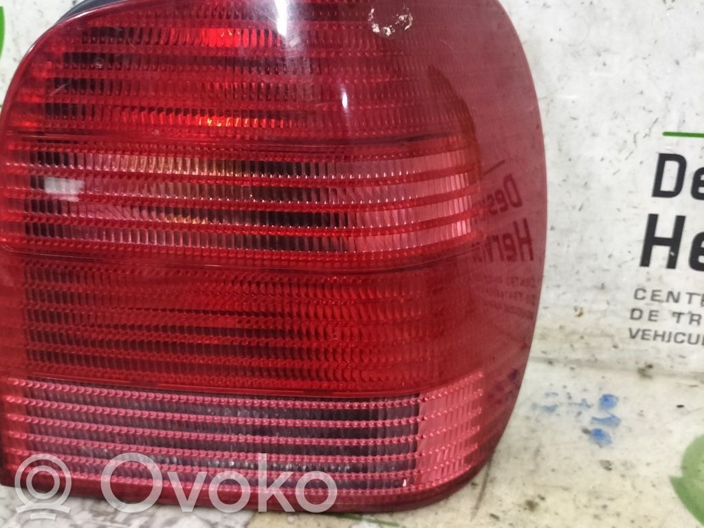 Volkswagen Polo III 6N 6N2 6NF Lampă spate în caroserie 