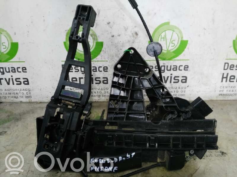 Cerradura de puerta delantera