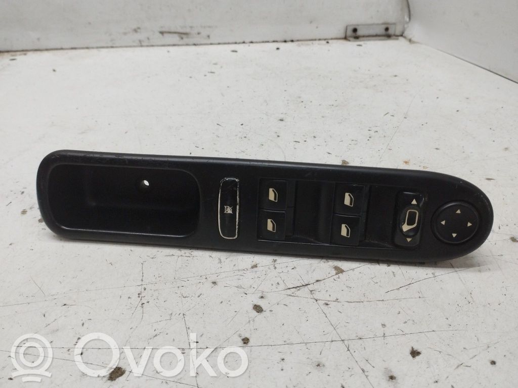 Peugeot 307 Interruttore di controllo dell’alzacristalli elettrico 