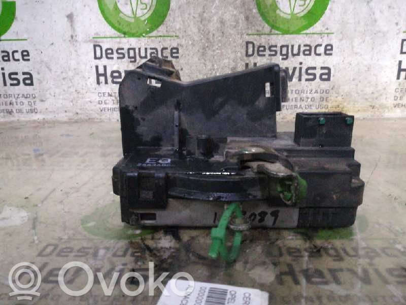 Opel Corsa B Priekšpusē slēdzene 