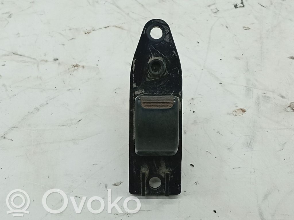 Nissan Serena Przyciski szyb 