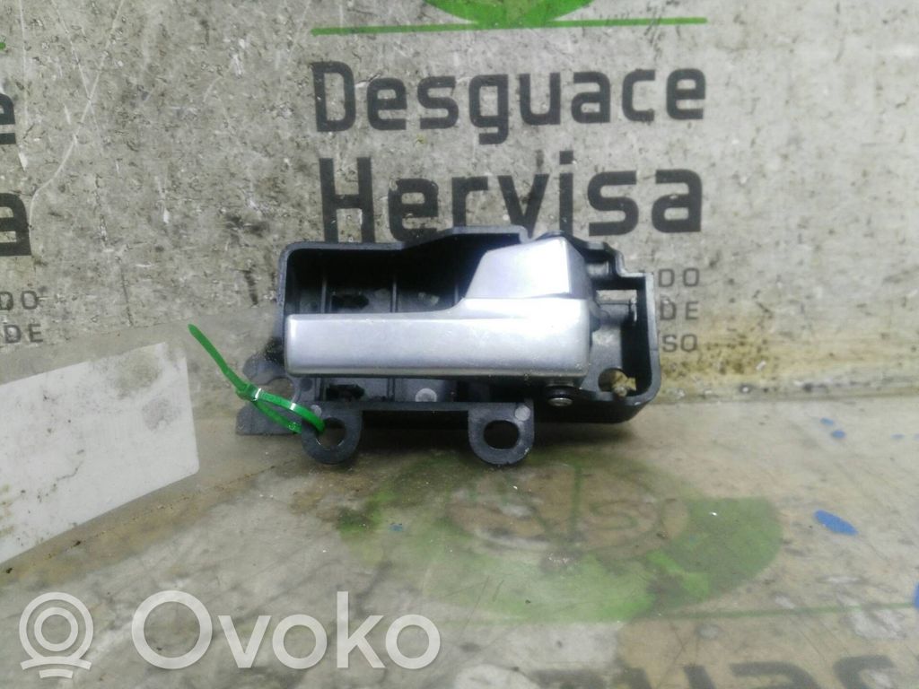 Manecilla interna puerta delantera