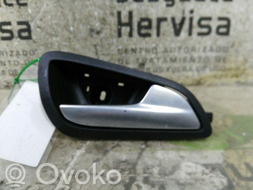 Manecilla interna puerta trasera   AM51U22600BEW