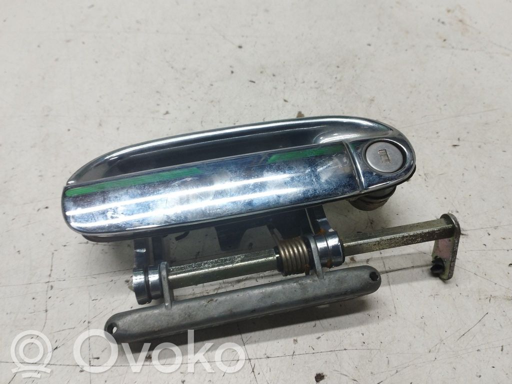 Etuoven ulkokahva