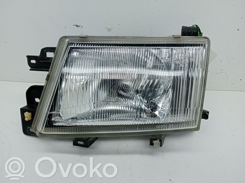 Subaru Forester SF Lampa przednia 