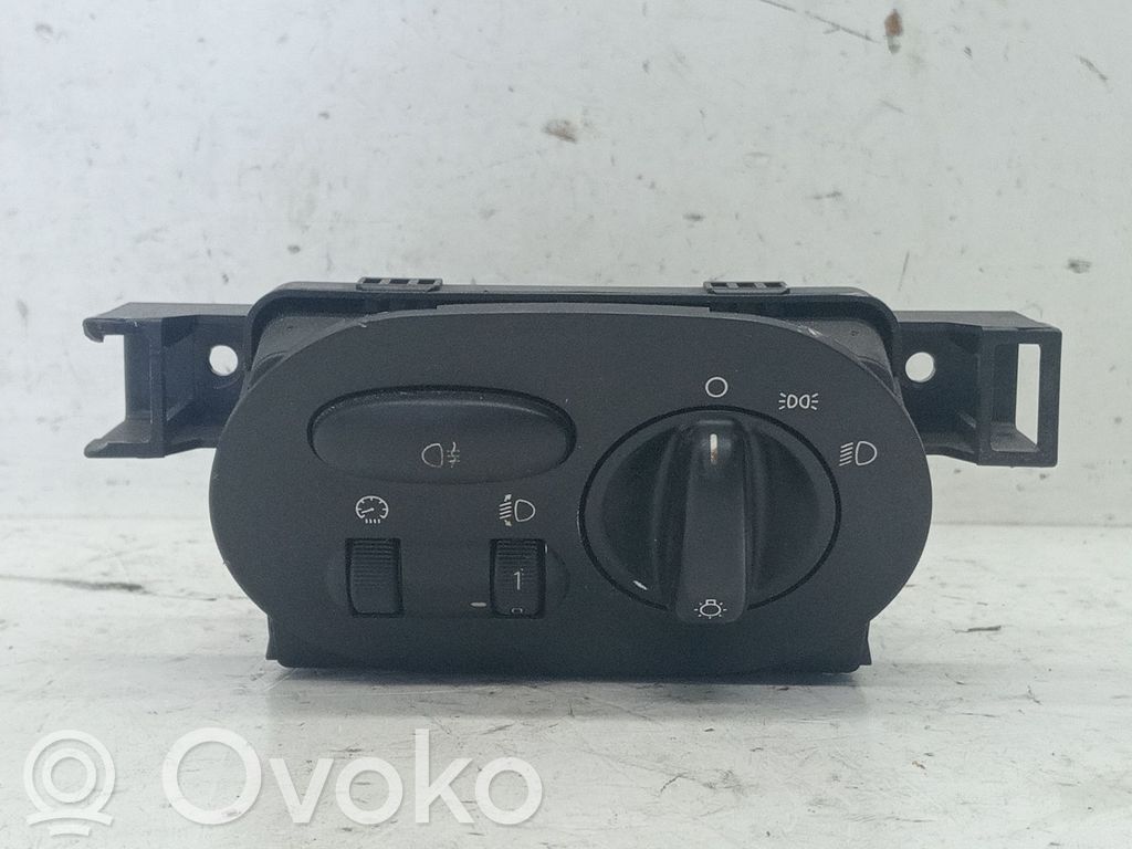 Interruptor de control del panel de luces   086956052