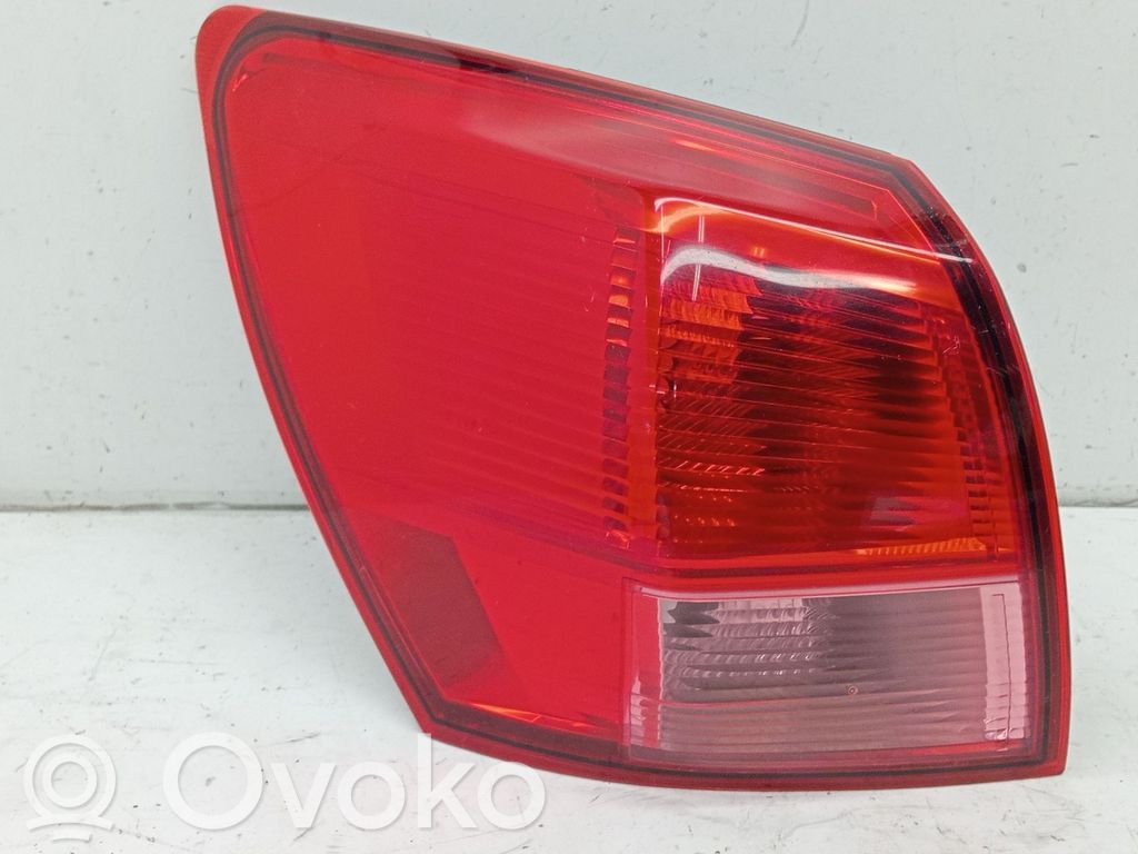 Nissan Qashqai+2 Lampă spate în caroserie 